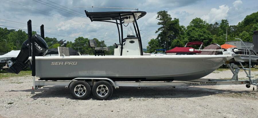 24' 2023 Sea Pro 248 Bay