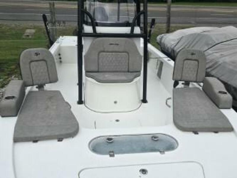 24' 2023 Sea Pro 248 Bay
