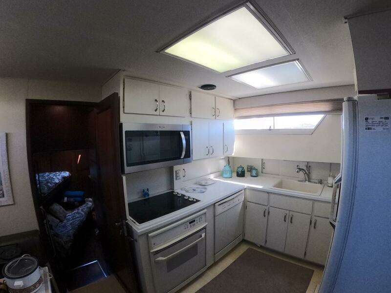 SAINT PAUL 54ft Hatteras Yacht For Sale