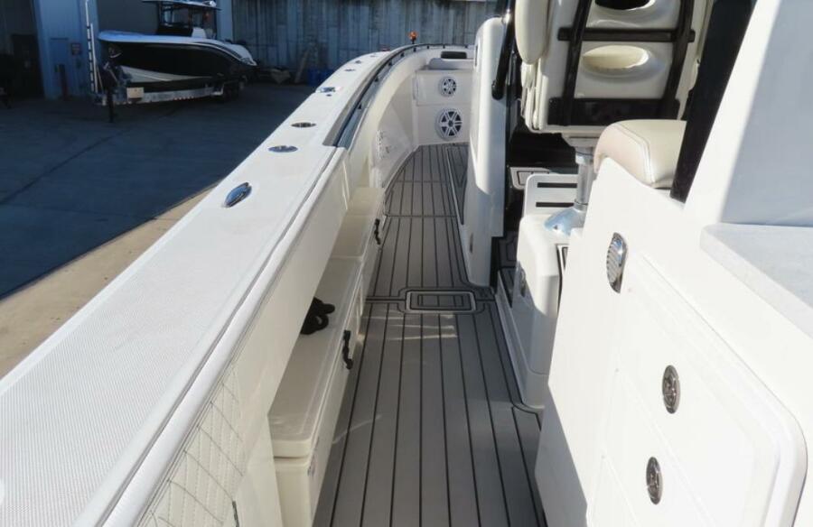 53' 2018 HCB 53 Suenos