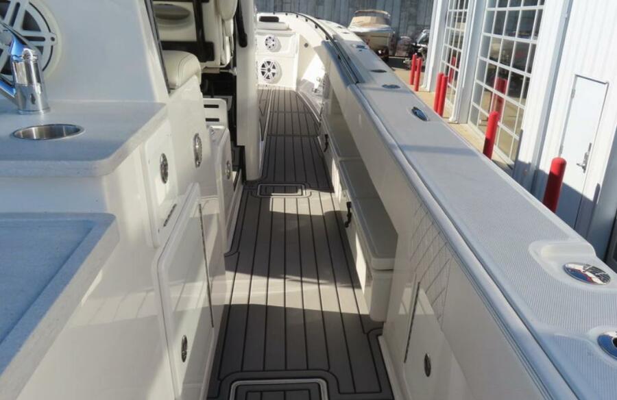 53' 2018 HCB 53 Suenos