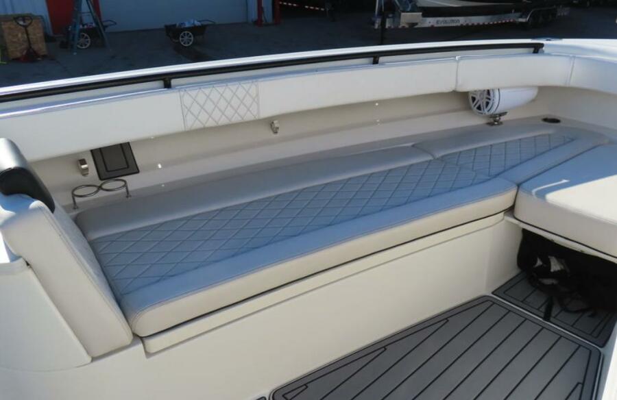 53' 2018 HCB 53 Suenos