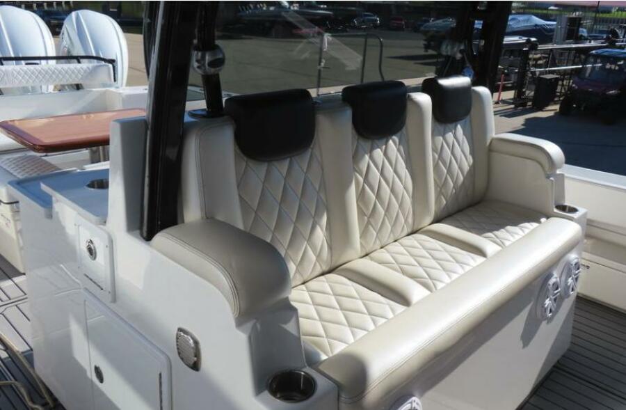 53' 2018 HCB 53 Suenos