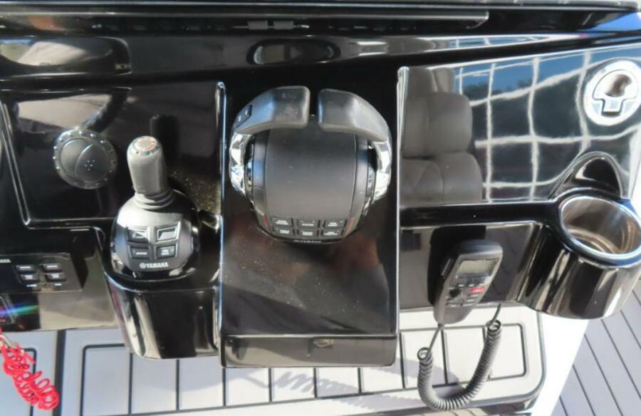 53' 2018 HCB 53 Suenos