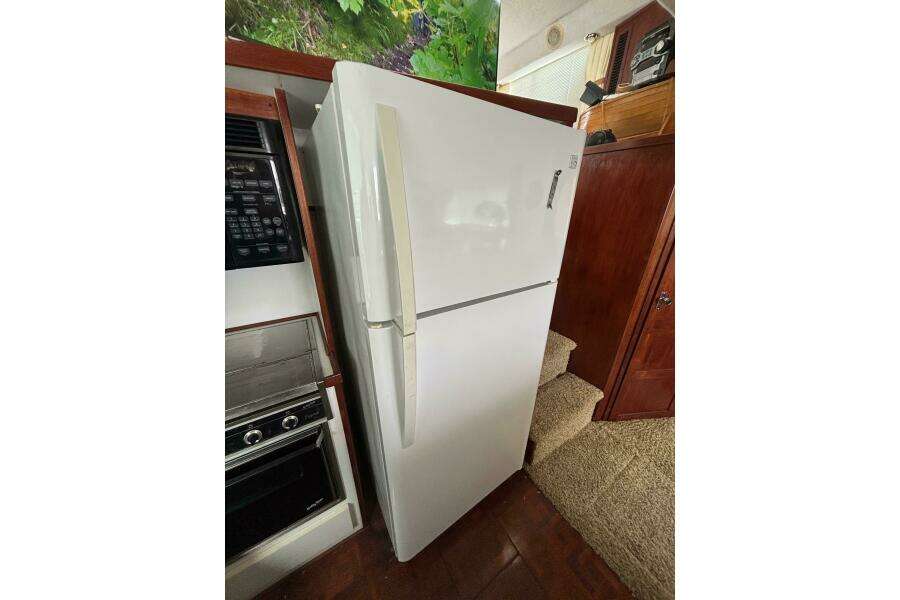 1994 Harbor Master 52 Coastal Cruiser