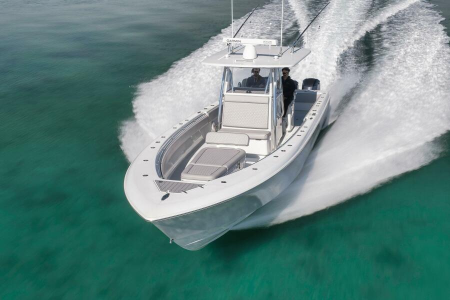 39' 2021 Contender 39 ST