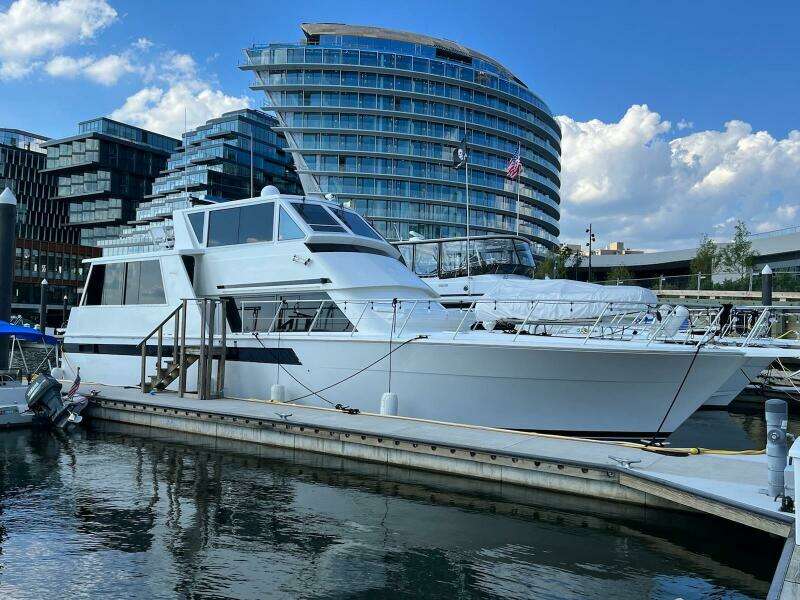 Starboard Profile - dockside