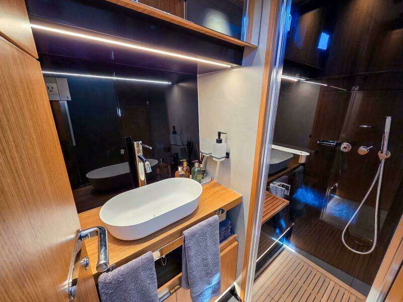 60ft De Antonio Yacht For Sale