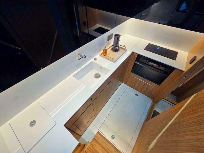 60ft De Antonio Yacht For Sale