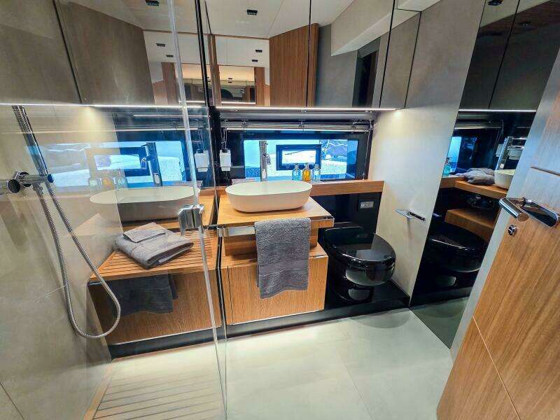 60ft De Antonio Yacht For Sale