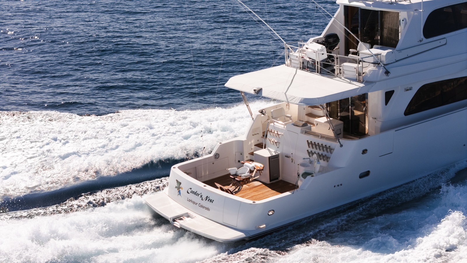 69' 2012 McKinna 69 Skylounge