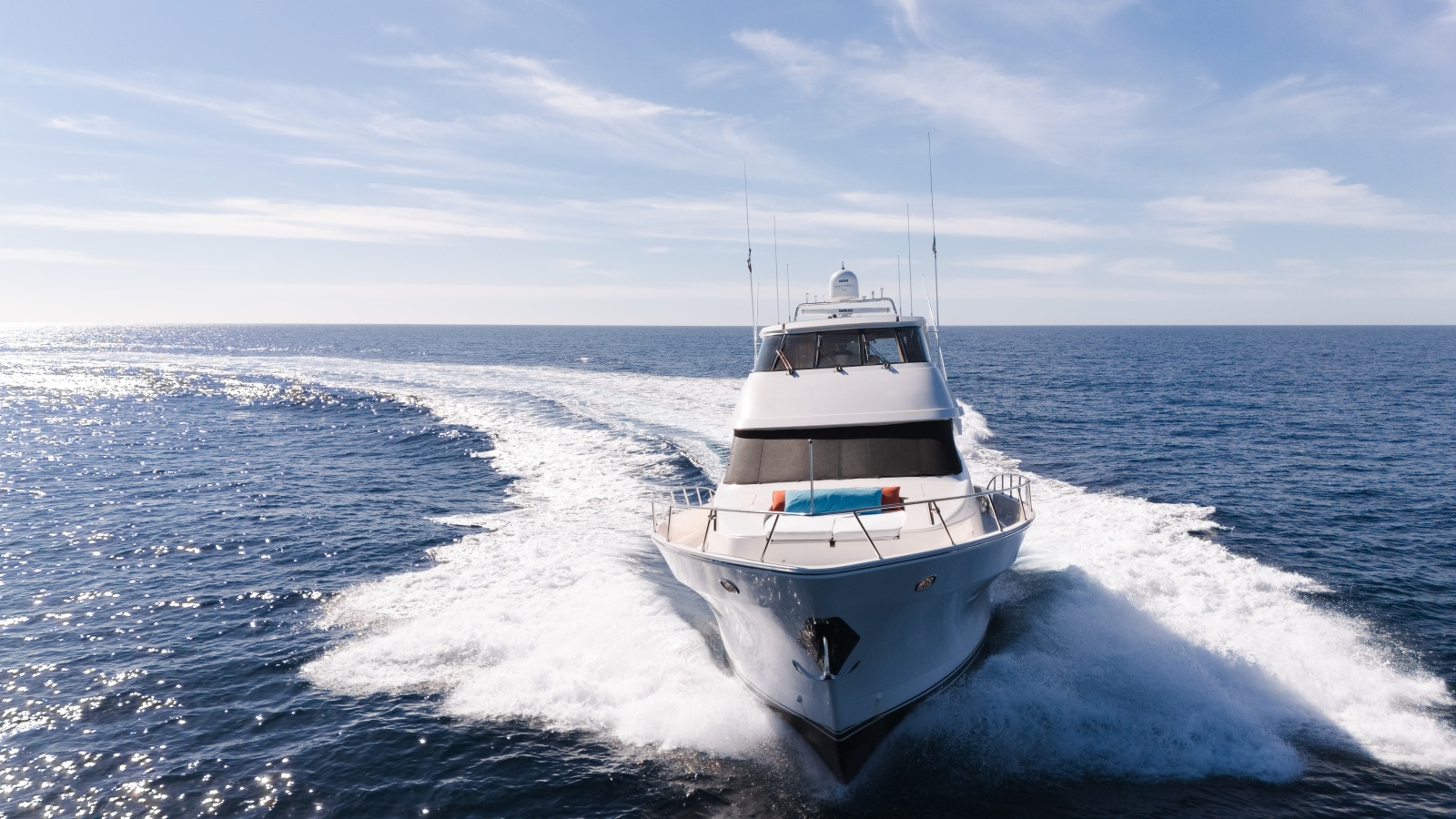 69' 2012 McKinna 69 Skylounge