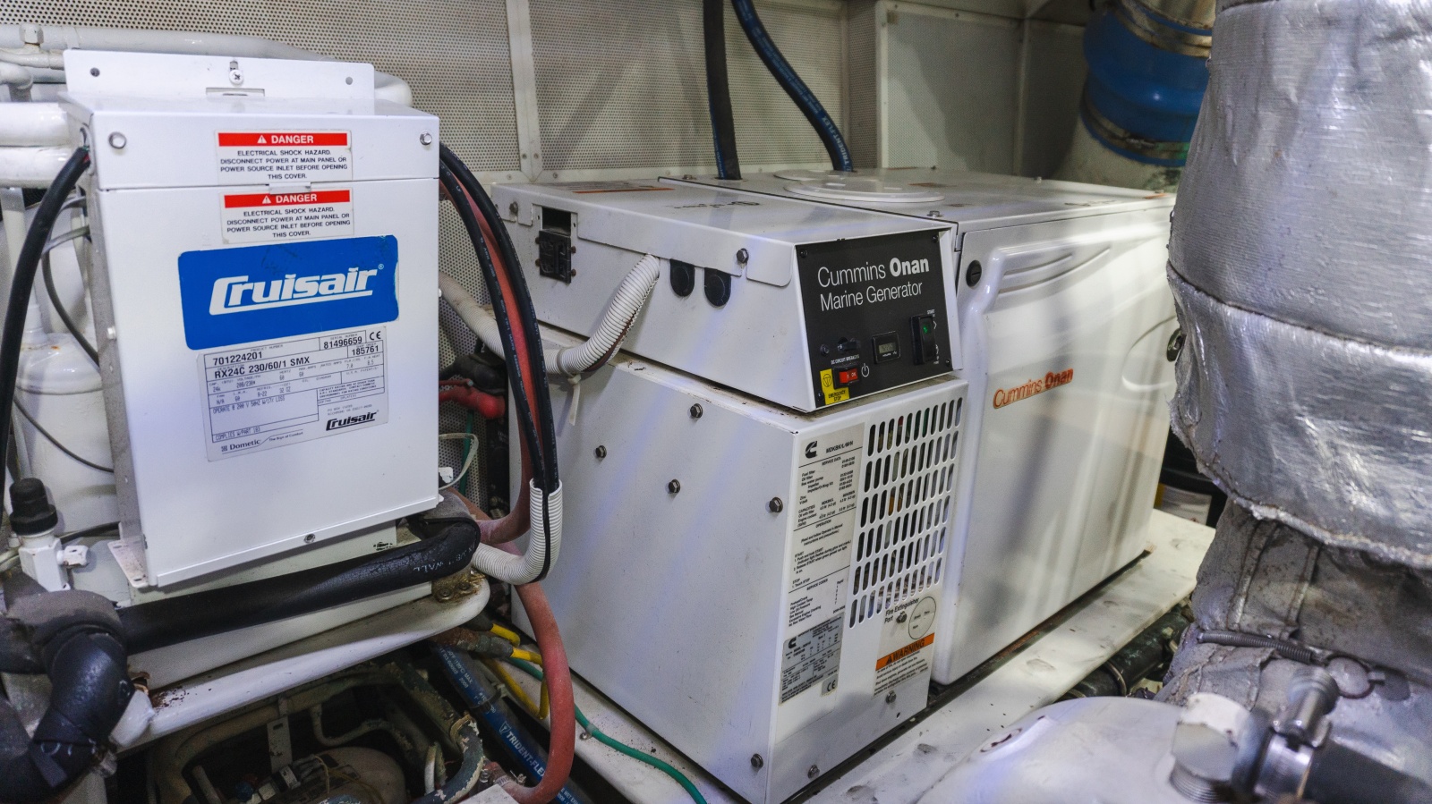 69' 2012 McKinna 69 Skylounge