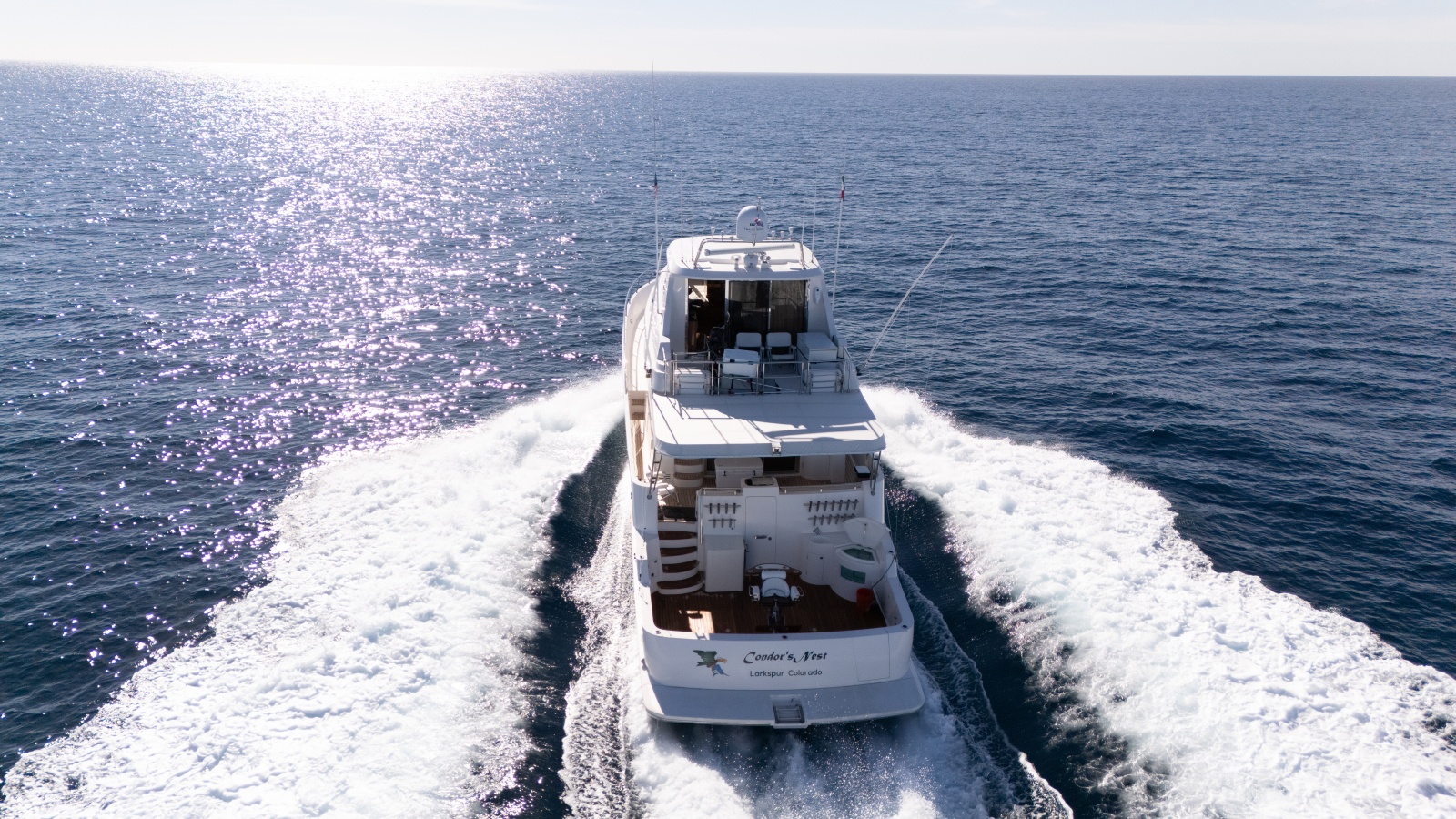 69' 2012 McKinna 69 Skylounge