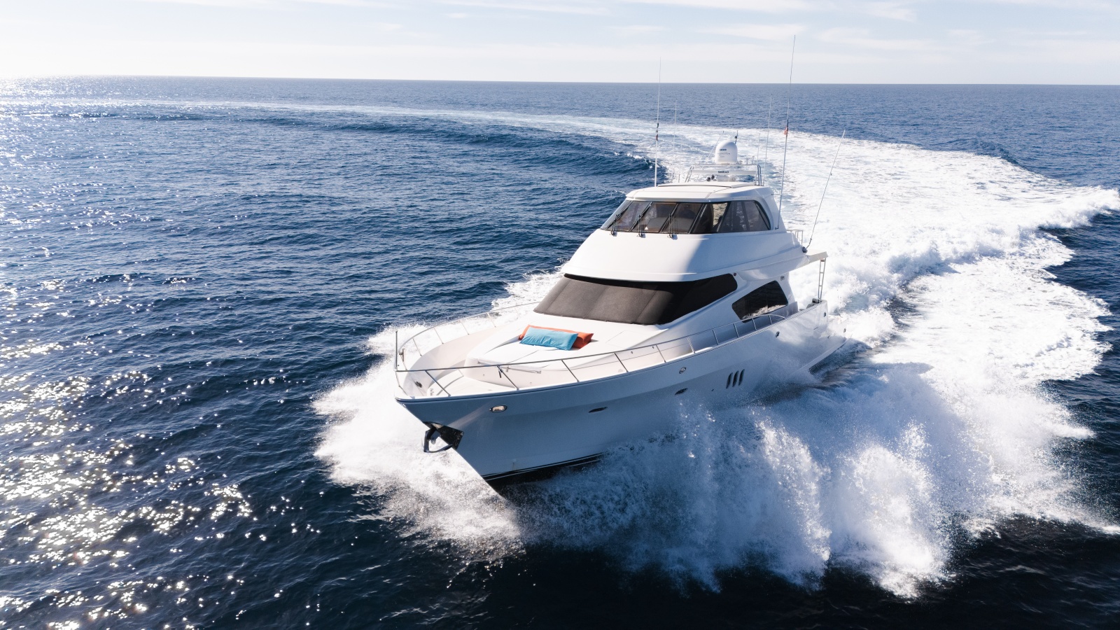 69' 2012 McKinna 69 Skylounge