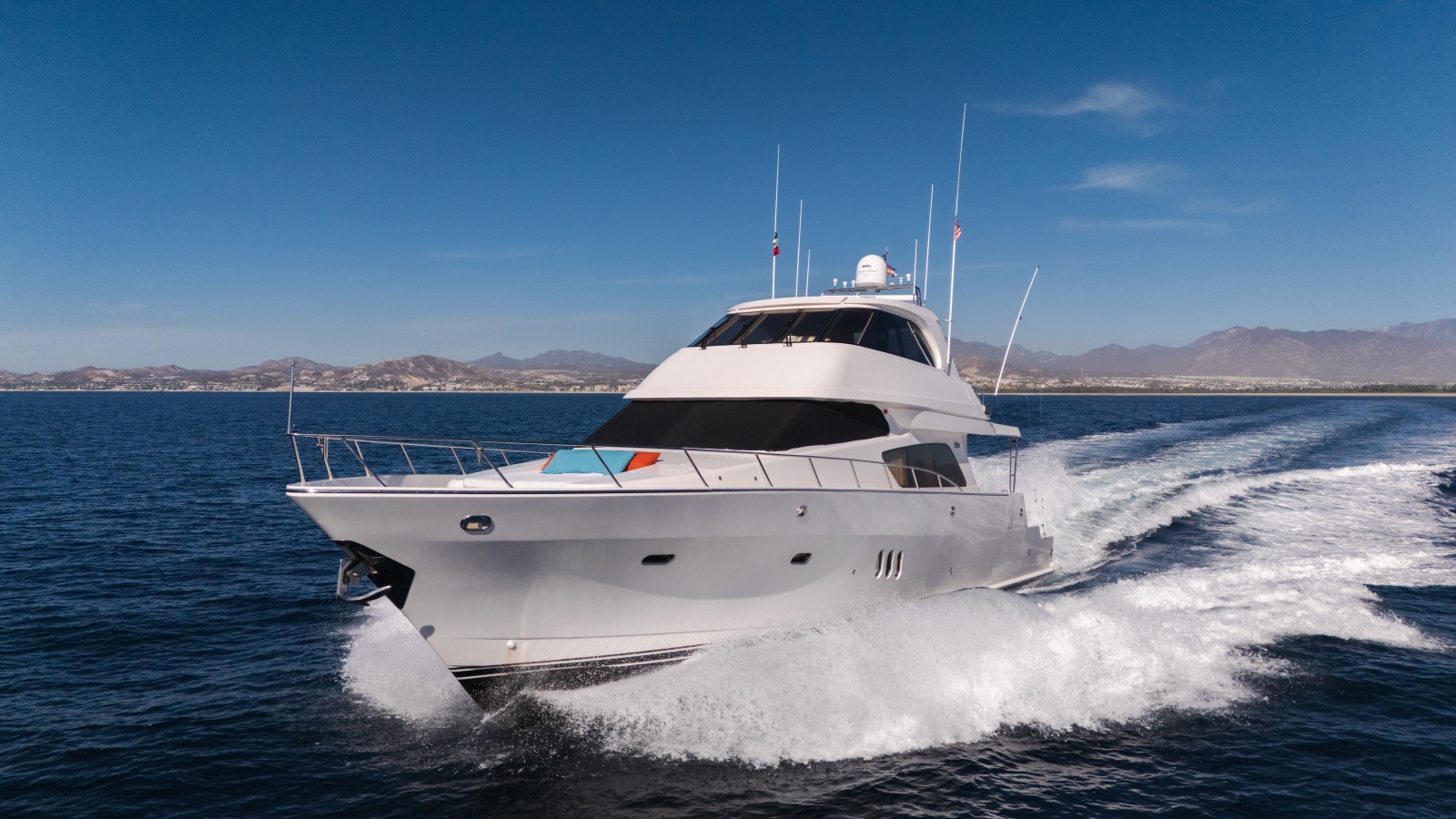 69' 2012 McKinna 69 Skylounge