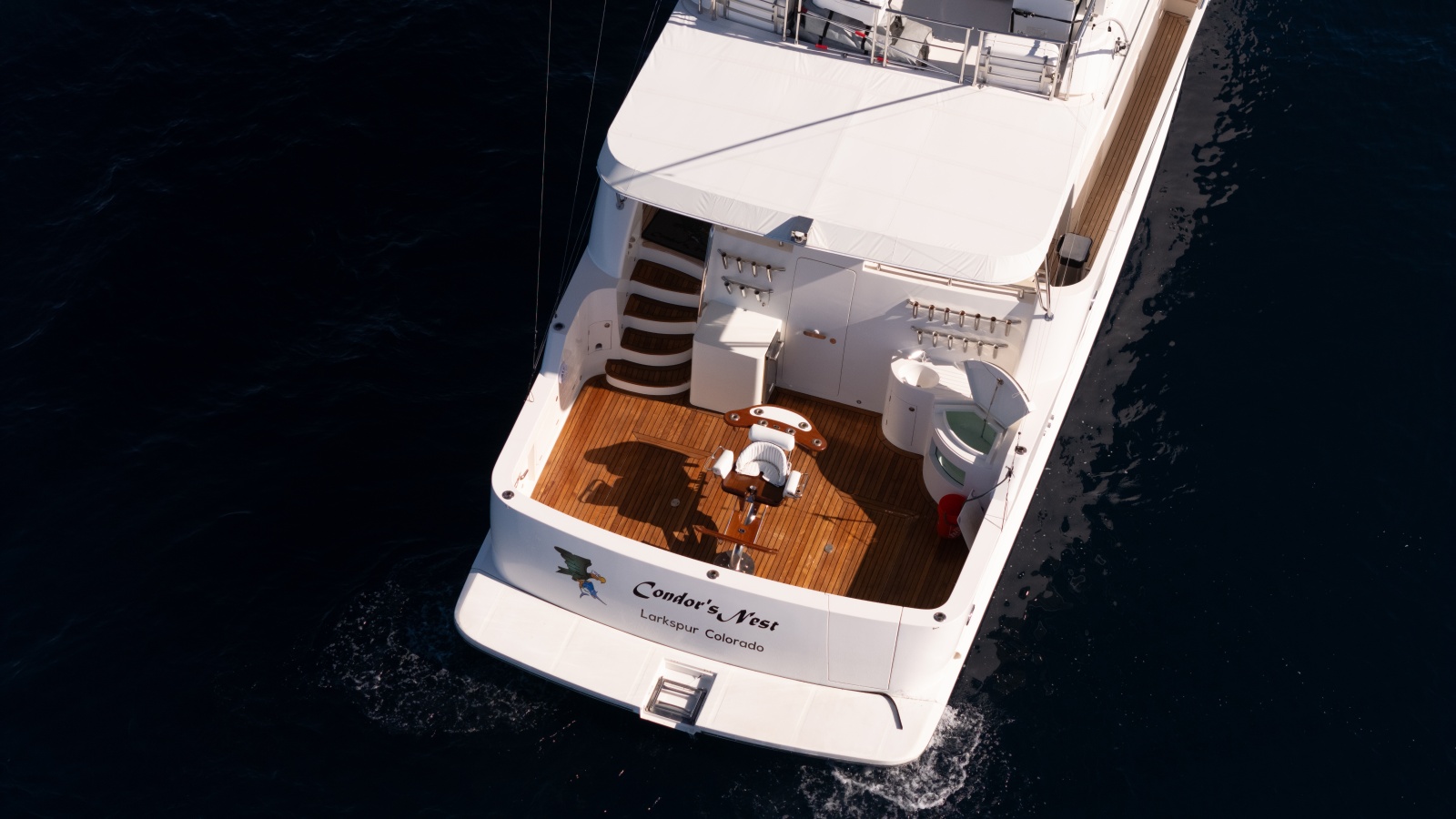 69' 2012 McKinna 69 Skylounge