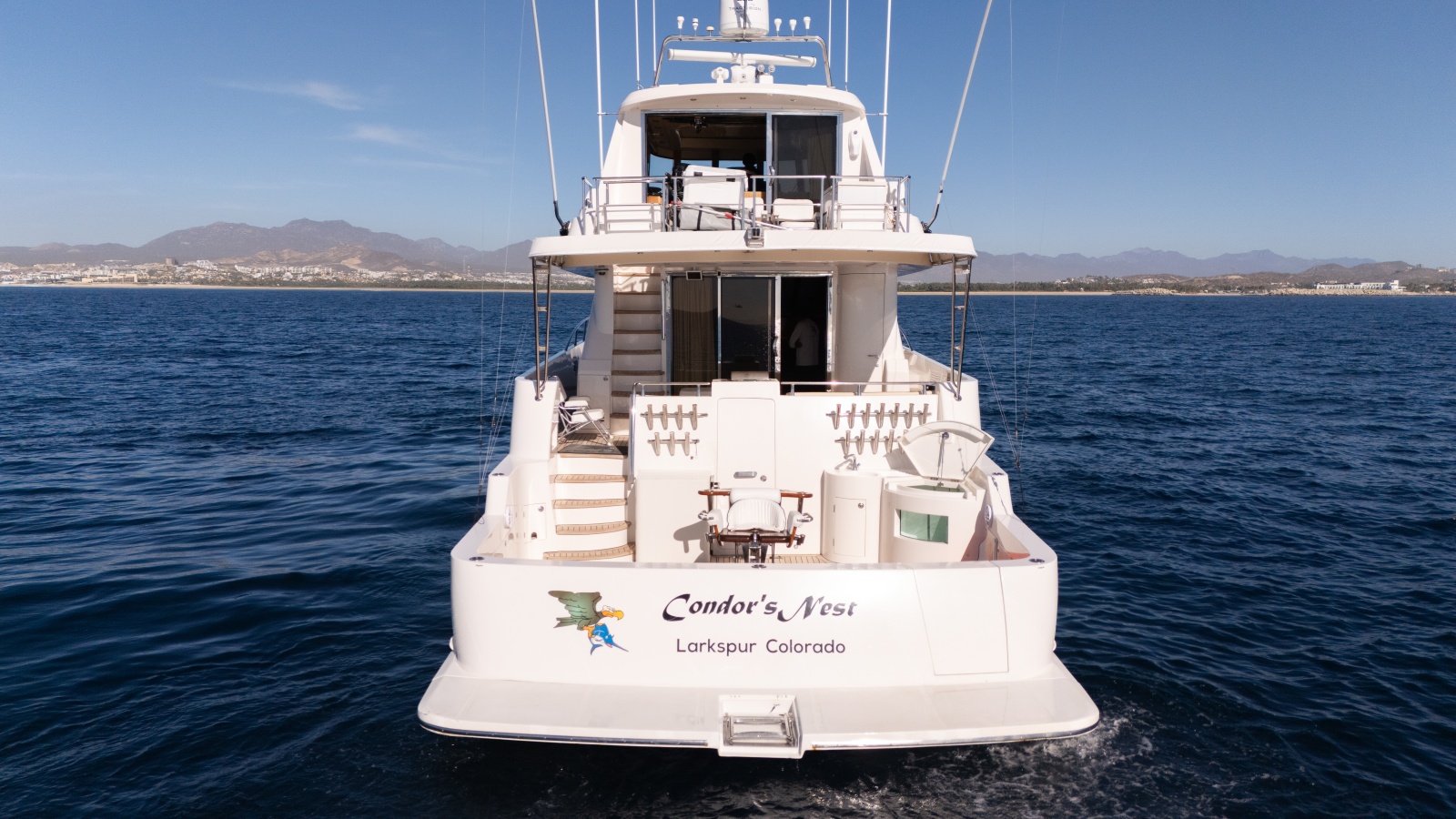 69' 2012 McKinna 69 Skylounge