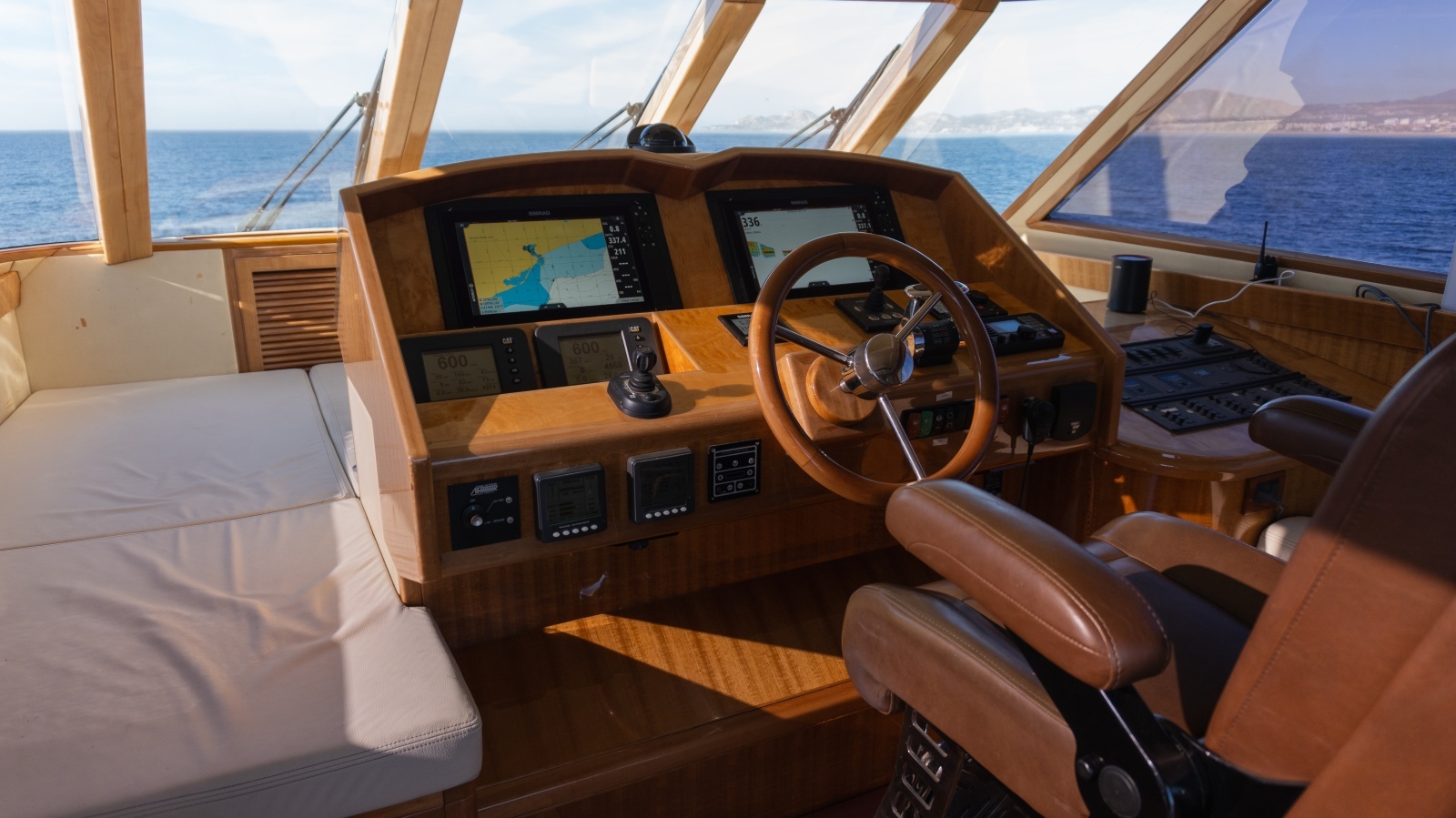 2012 McKinna 69 Skylounge