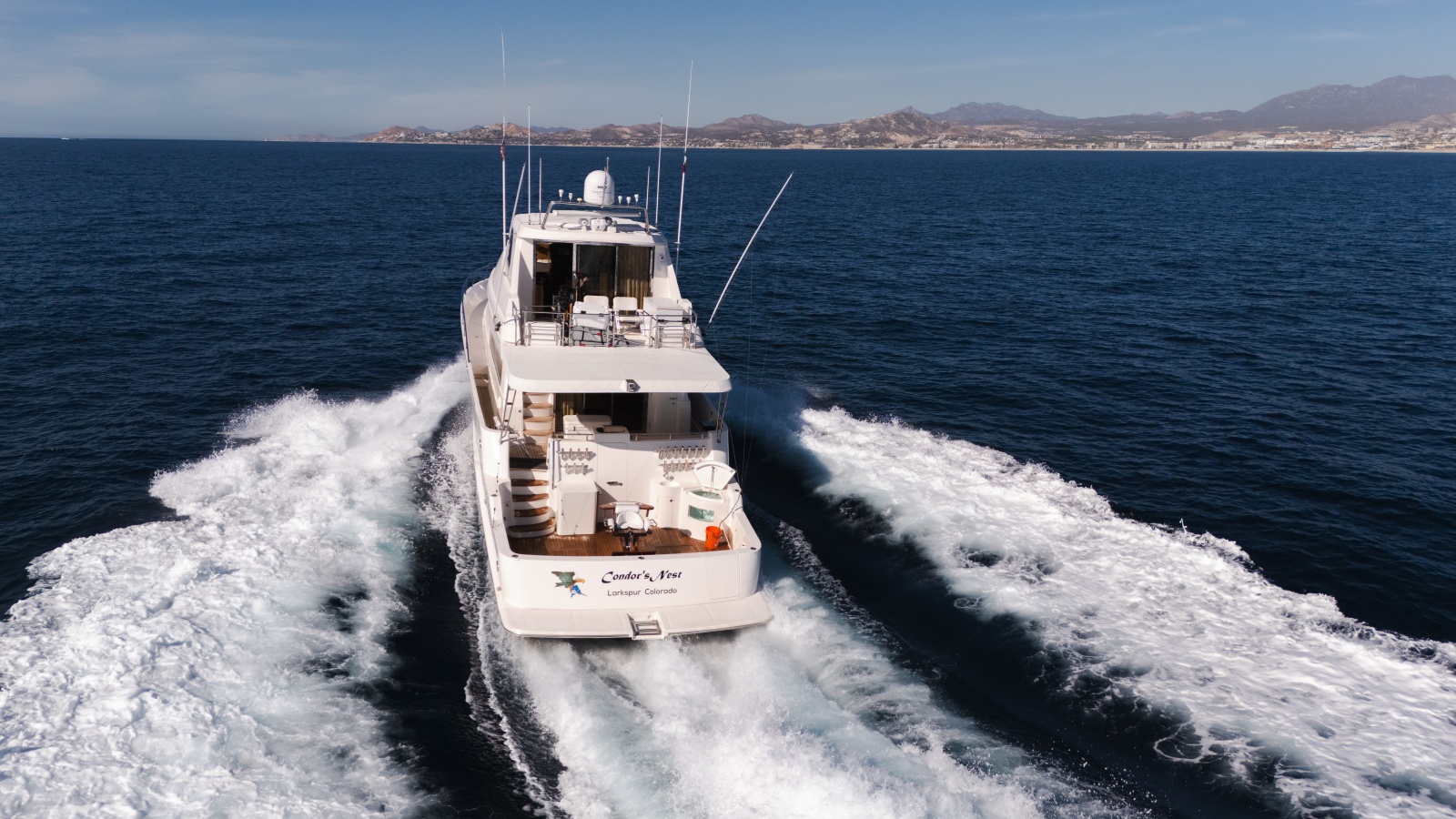 69' 2012 McKinna 69 Skylounge