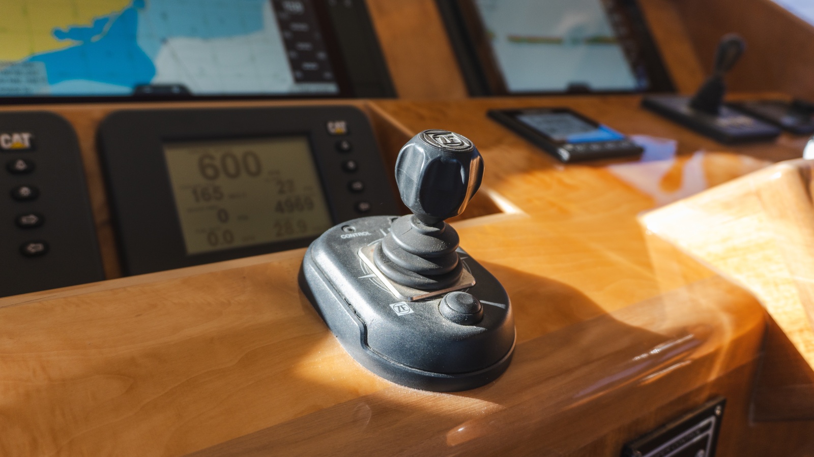 69' 2012 McKinna 69 Skylounge