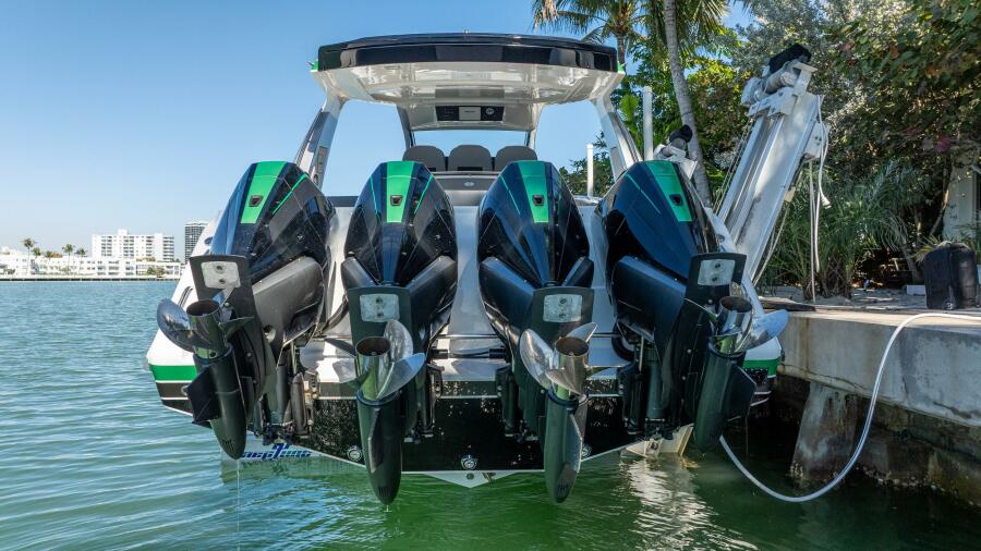 42' 2024 Cigarette 42 Auroris