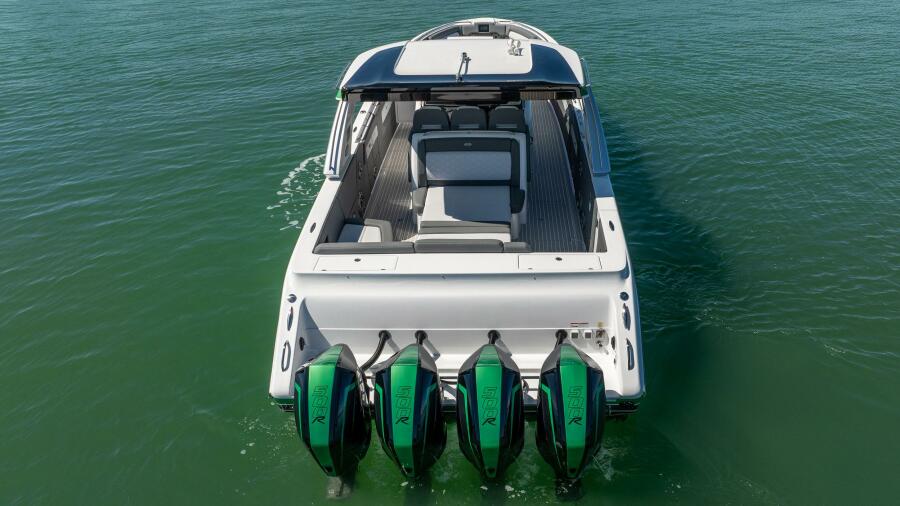 42' 2024 Cigarette 42 Auroris