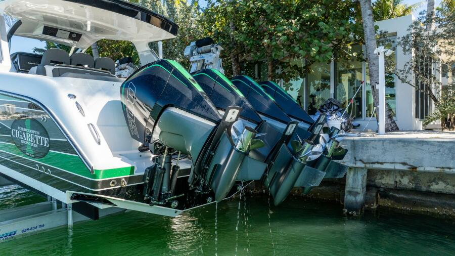 42' 2024 Cigarette 42 Auroris