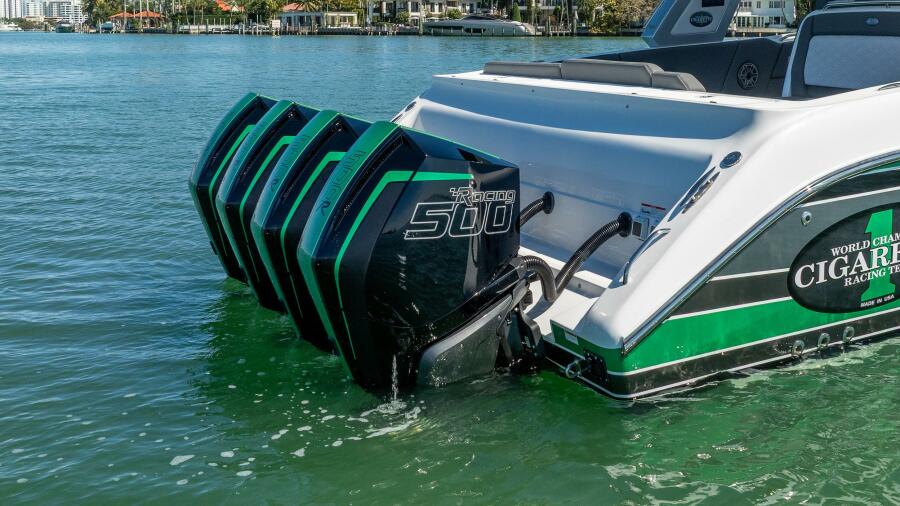 42' 2024 Cigarette 42 Auroris