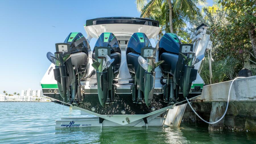 42' 2024 Cigarette 42 Auroris