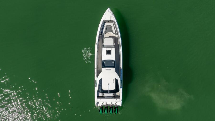 42' 2024 Cigarette 42 Auroris