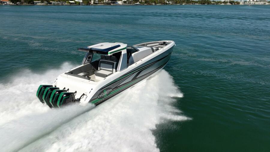 42' 2024 Cigarette 42 Auroris