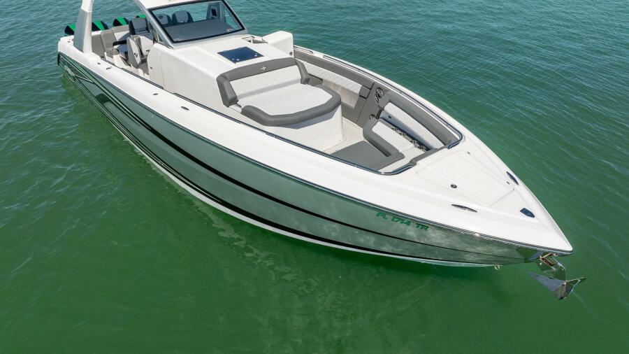 42' 2024 Cigarette 42 Auroris