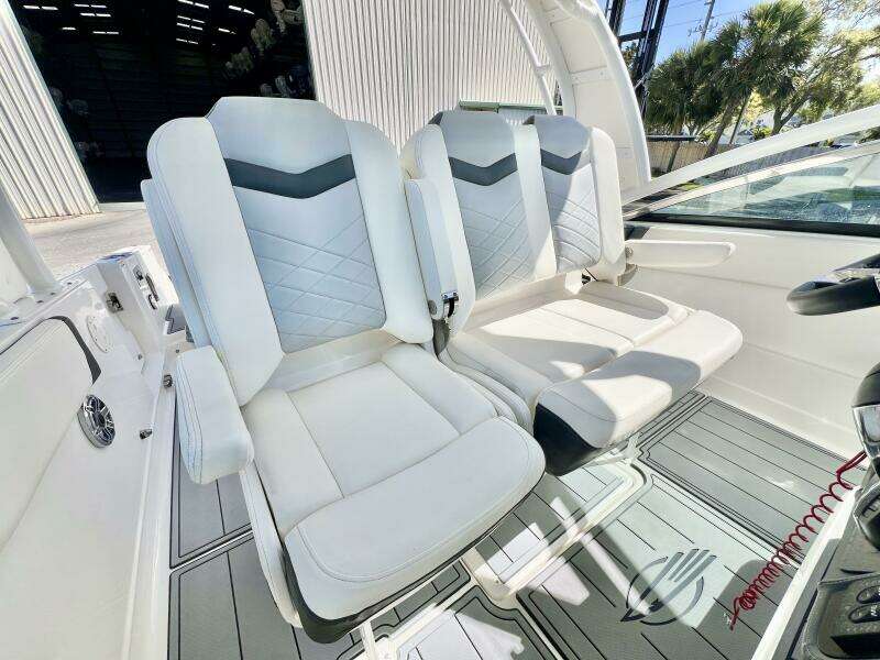 30ft Chaparral Yacht For Sale