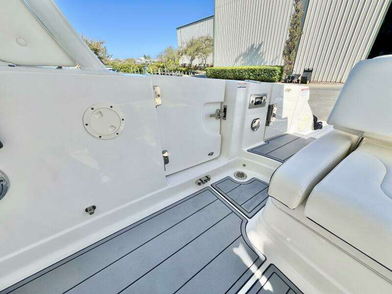 30ft Chaparral Yacht For Sale