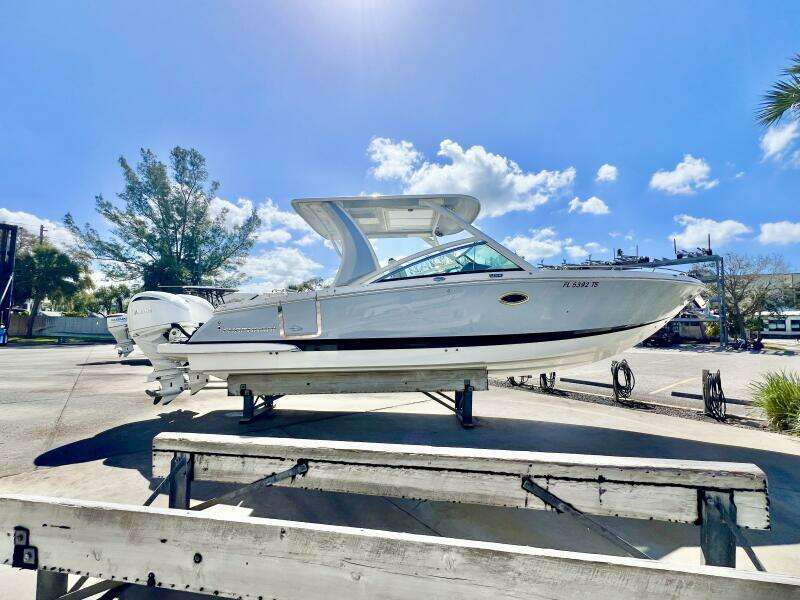 30ft Chaparral Yacht For Sale