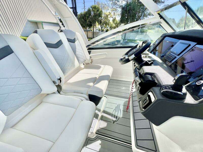 30ft Chaparral Yacht For Sale