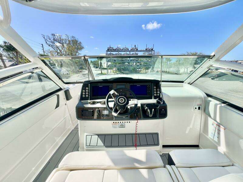 30ft Chaparral Yacht For Sale