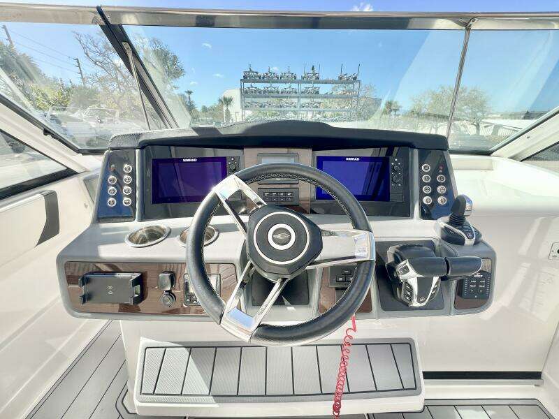 30ft Chaparral Yacht For Sale