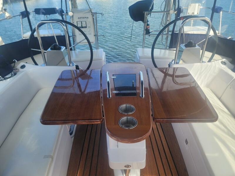 44' 2015 Catalina 