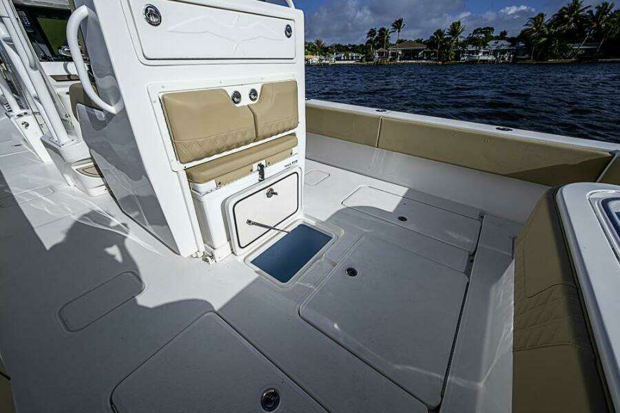 2023 Invincible 33 Open Fisherman