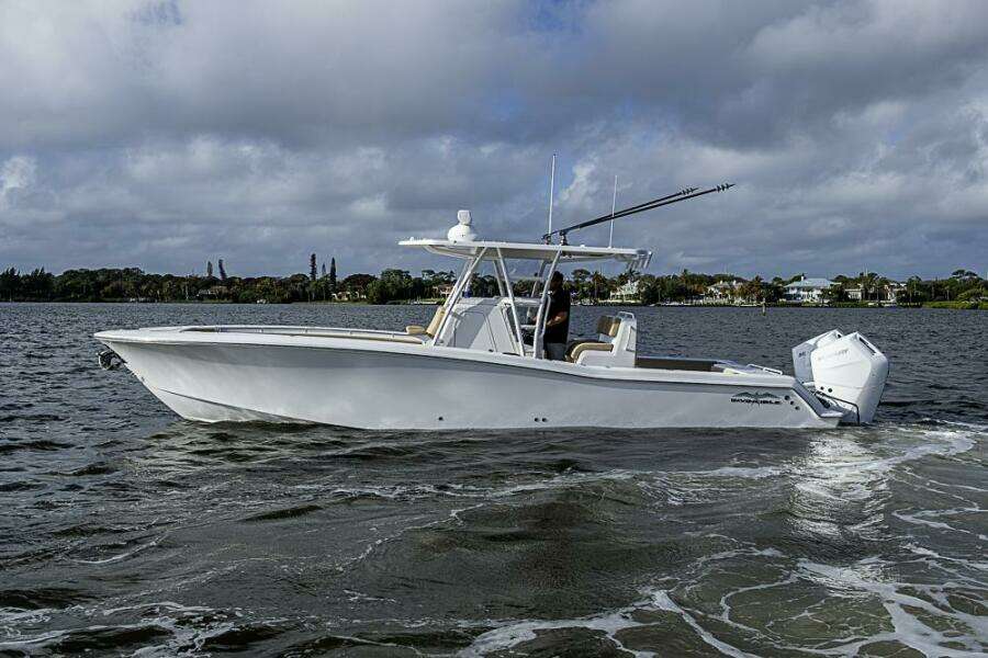2023 Invincible 33 Open Fisherman