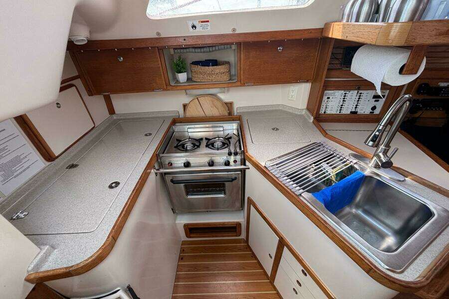 XOCOLATA 32ft Catalina Yacht For Sale