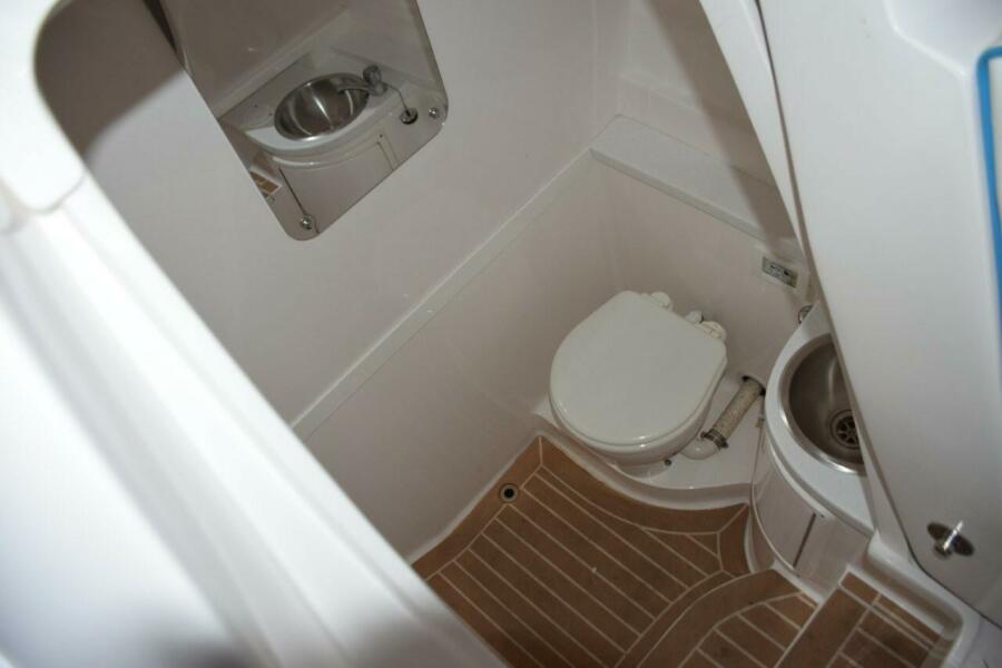 32' 2017 Intrepid 327 CC