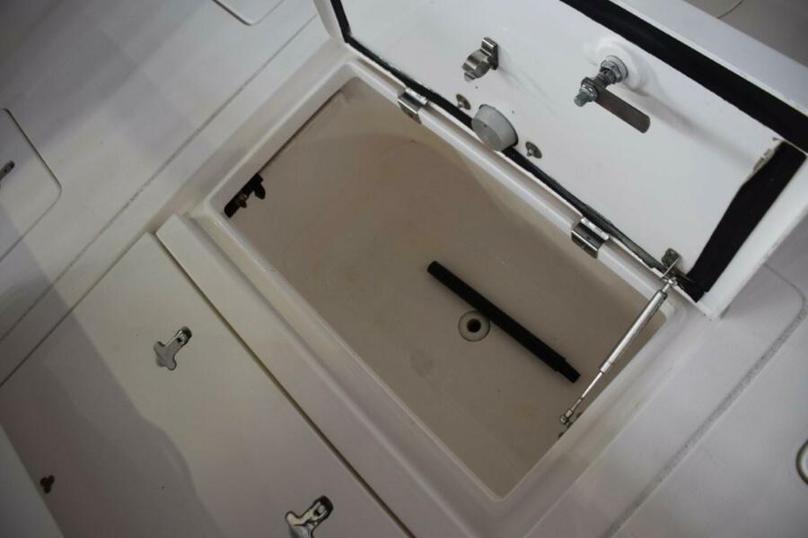 32' 2017 Intrepid 327 CC