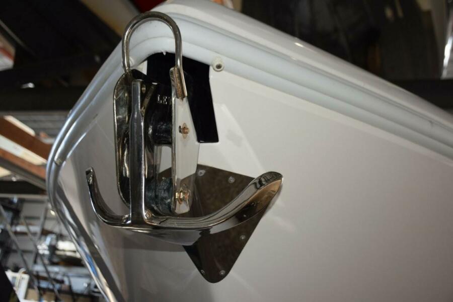 32' 2017 Intrepid 327 CC