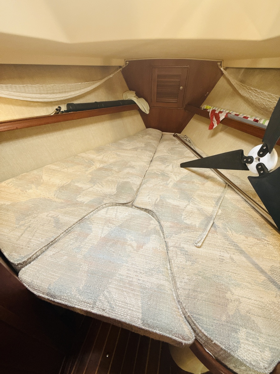 38' 1995 Island Packet 37