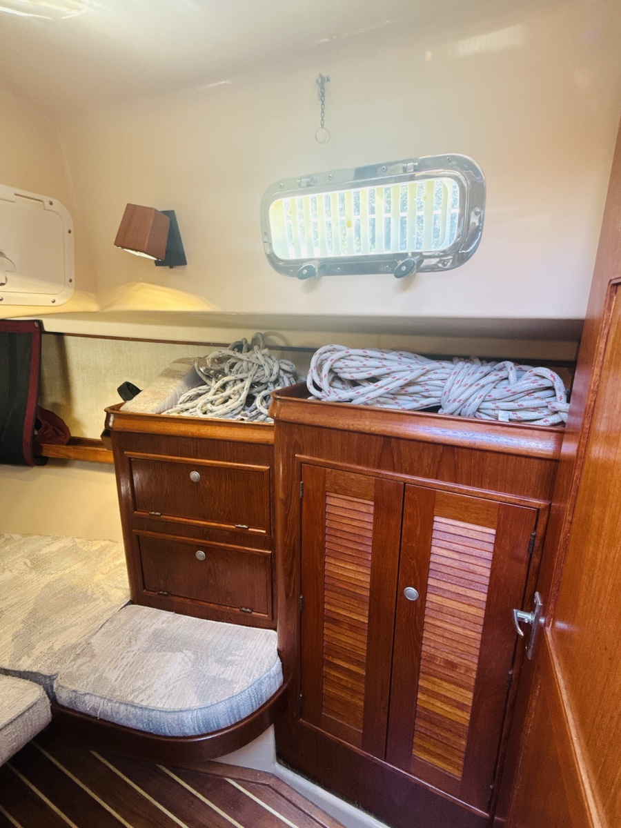 38' 1995 Island Packet 37