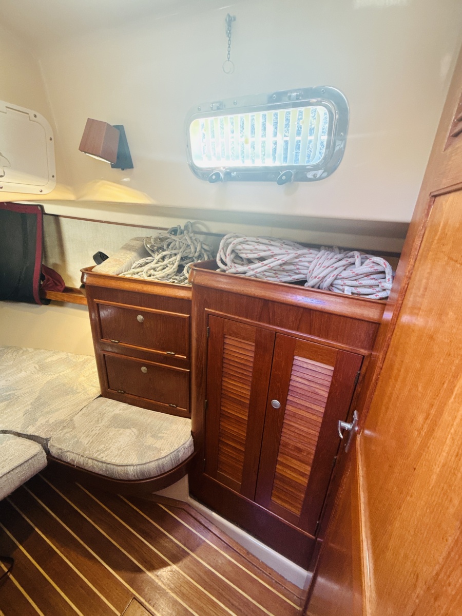 38' 1995 Island Packet 37