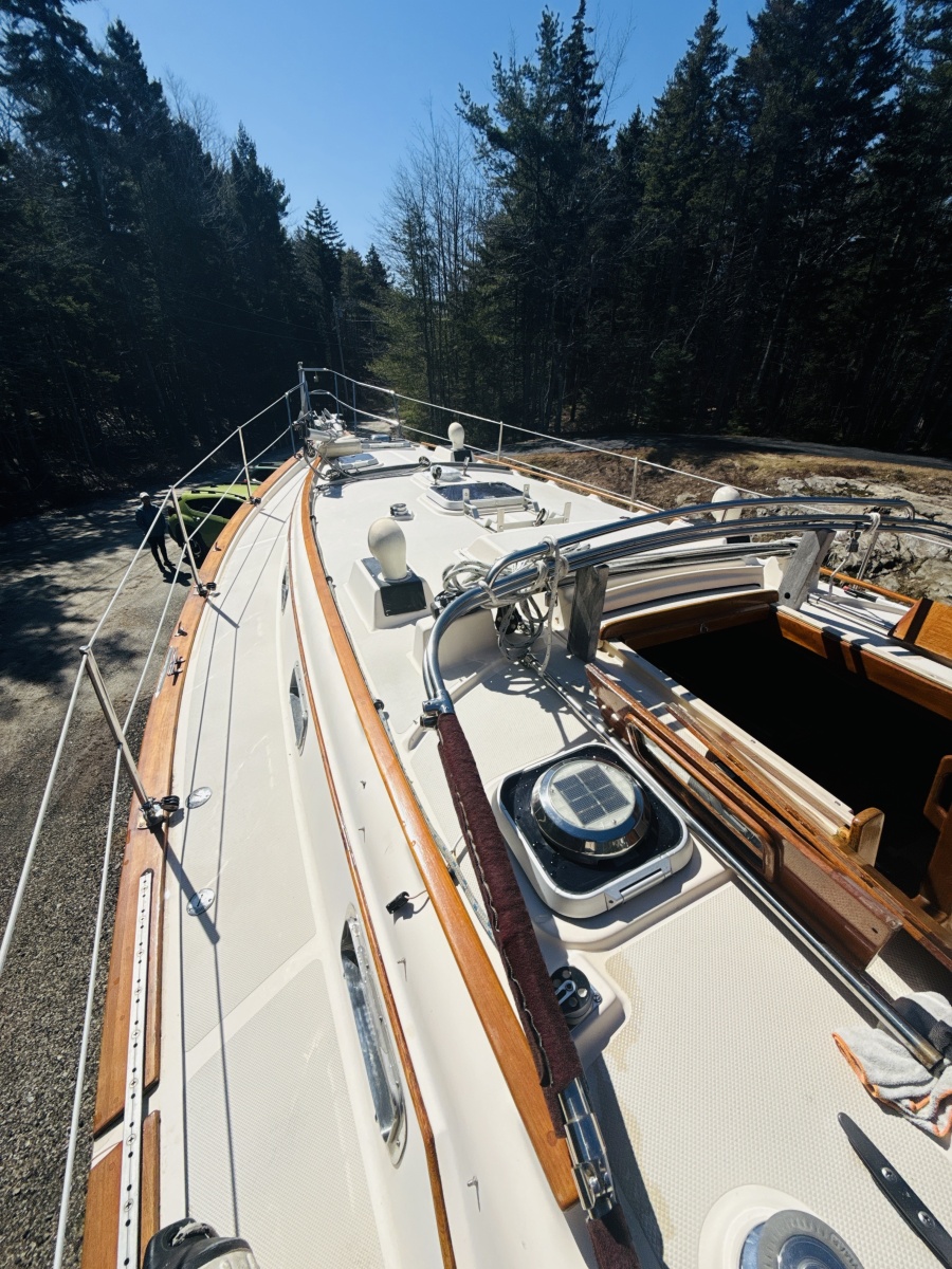 38' 1995 Island Packet 37